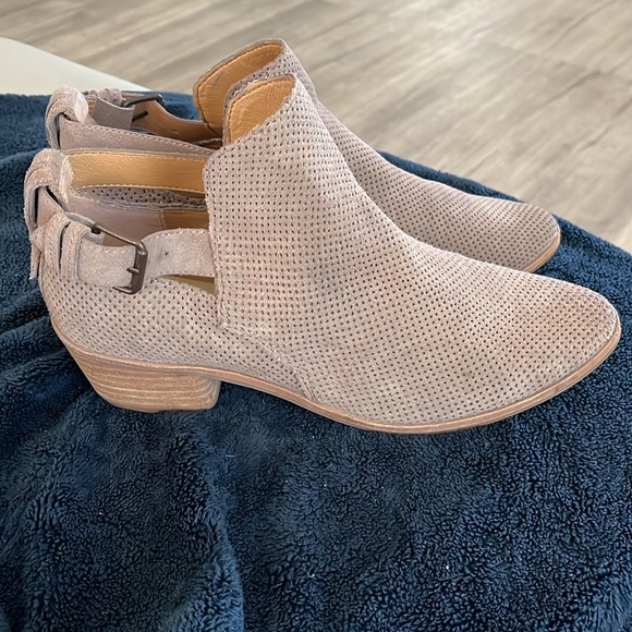 Dolce Vita Leather Booties - Picture 1 of 8